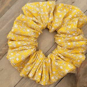 Scrunchies Large Yellow
